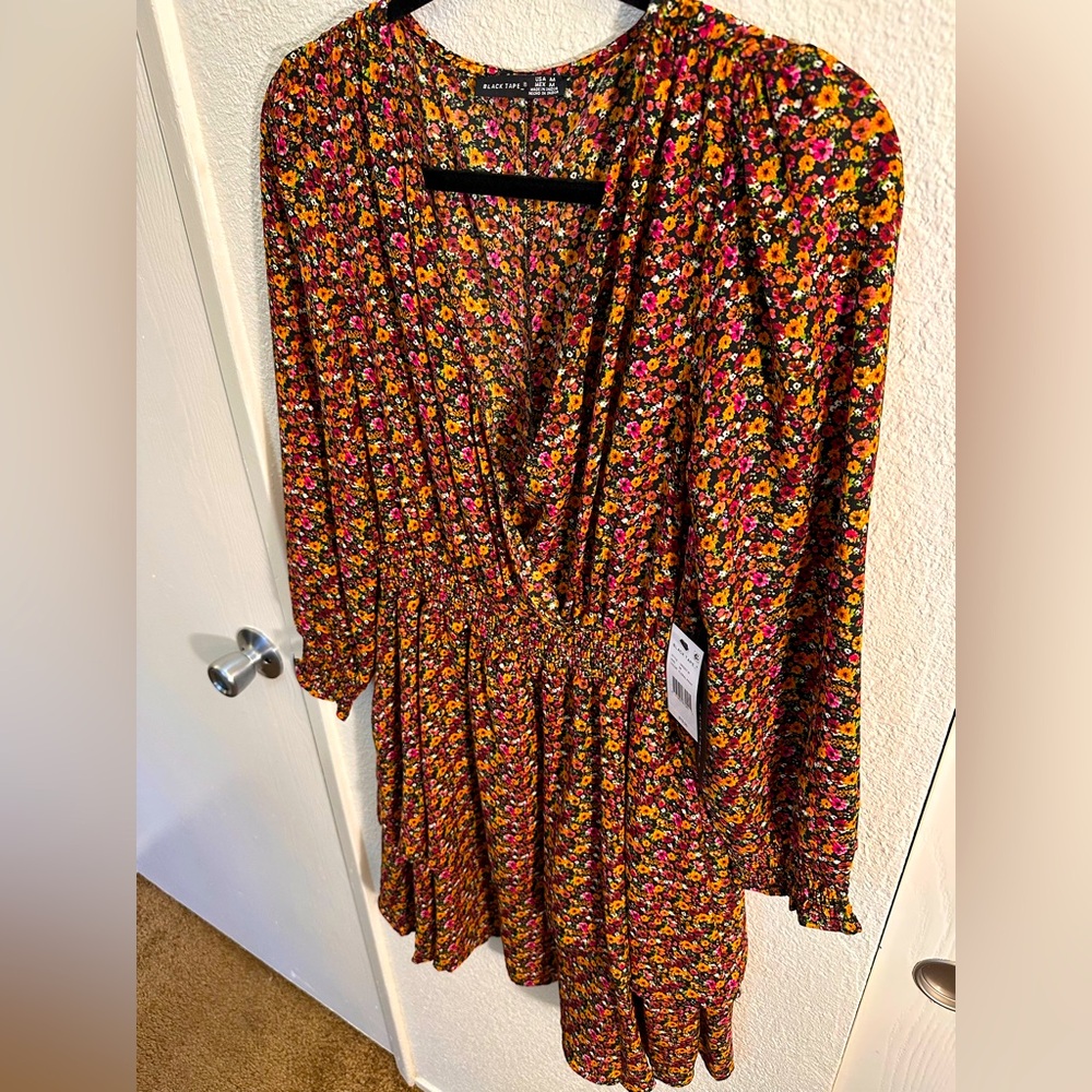 Black Tape, NWT, Floral Long Sleeve, Midi Dress. Size Medium. NWT.